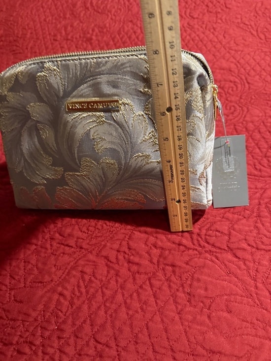 Vince Camuto Cosmetics Bag With Eye Mask set - Picture 8 of 11